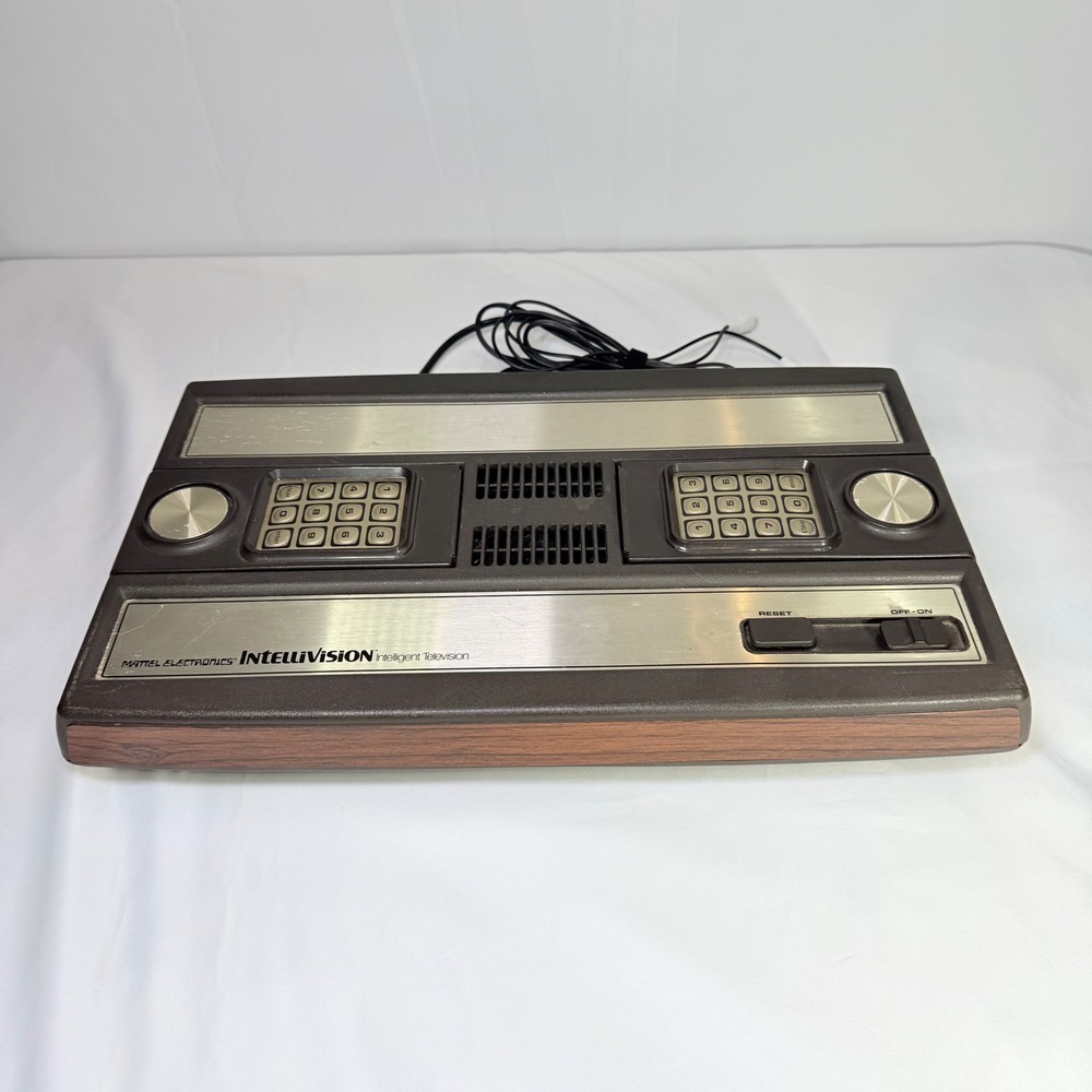 Mattel Electronics IntelliVision Model 2609 Vintage Video Game Console Woodgrain